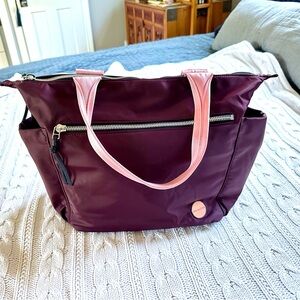 🎉 ShortyLOVE Tillie Tote Bag in Burgundy